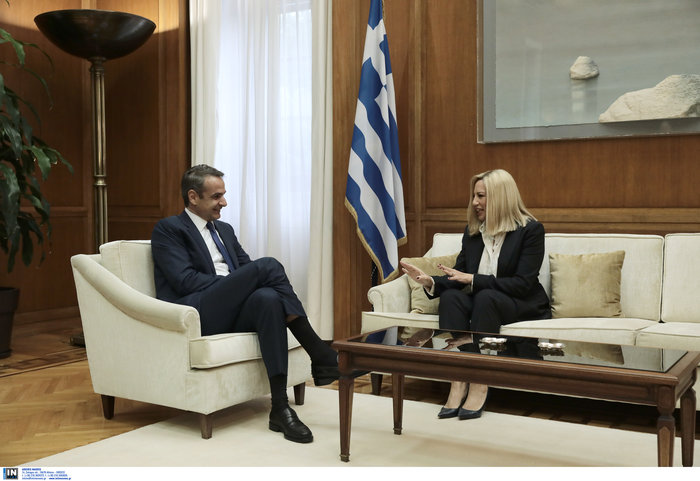 Πράσινο τσάι για Μητσοτάκη - Γεννηματά, κρυωμένοι και οι δύο - εικόνα 3