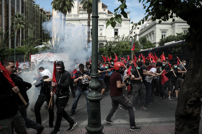 Επεισόδια σε πορεία φοιτητών στην Αθήνα (φωτό)