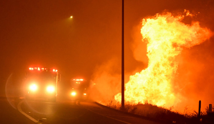 Σε συναγερμό από σφοδρές φωτιές η Καλιφόρνια: Εκκενώνονται περιοχές - ΦΩΤΟ
