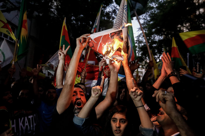 Πορείες αλληλεγγύης στους Κούρδους σε Αθήνα και Θεσσαλονίκη