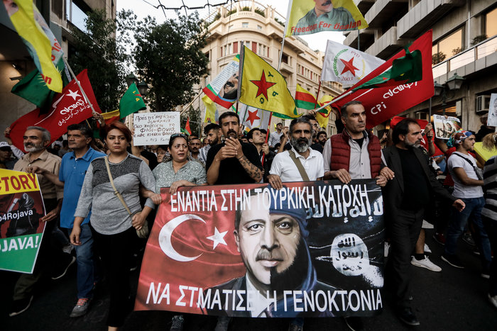 Πορείες αλληλεγγύης στους Κούρδους σε Αθήνα και Θεσσαλονίκη - εικόνα 3