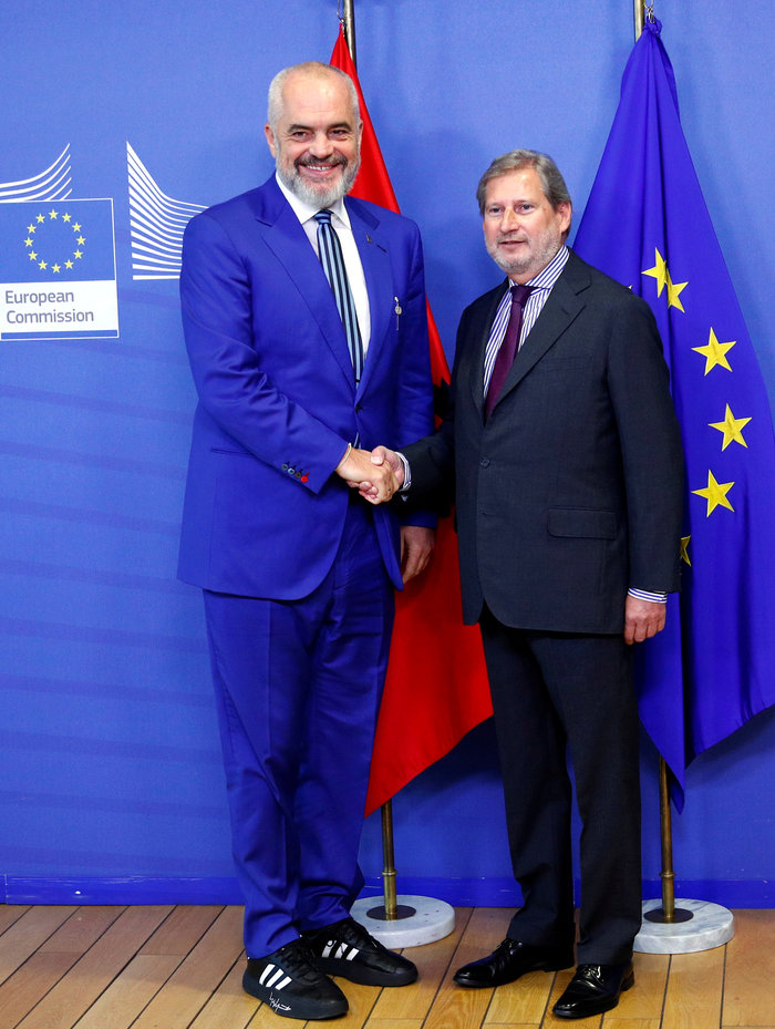 Nέα σπαζοκεφαλιά για την ΕΕ η διεύρυνση προς τα Δυτ. Βαλκάνια