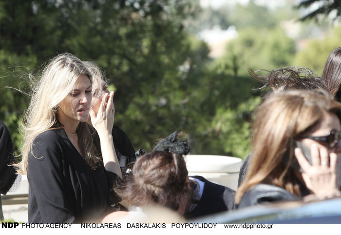 Το τελευταίο αντίο στη σπουδαία σχεδιάστρια Σοφία Κοκοσαλάκη στην Κηφισιά - εικόνα 5