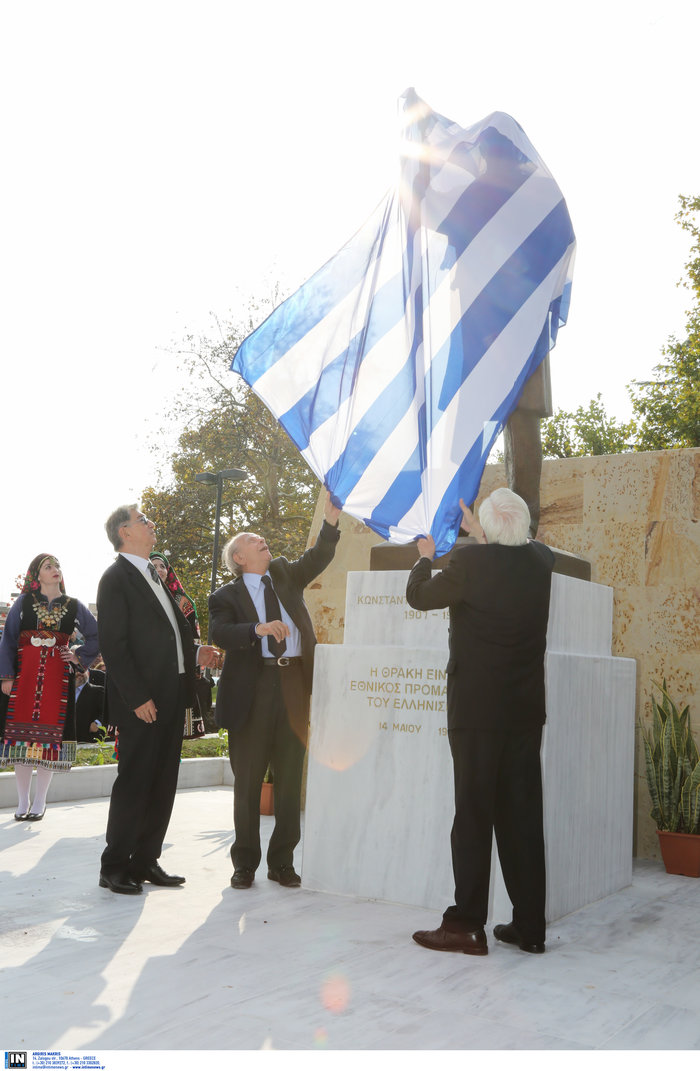 Αποκαλυπτήρια ανδριάντα Καραμανλή: Παρών το μισό υπουργικό - εικόνα 6