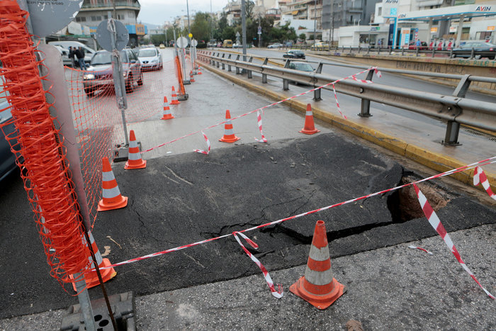 Απέραντη λίμνη και καθίζηση στη Χαμοστέρνας [εικόνες]