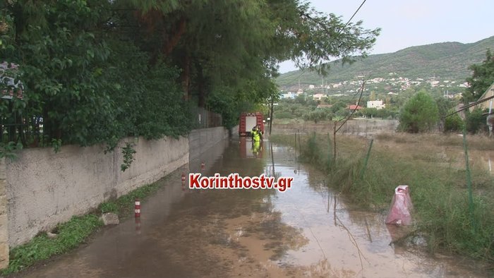 Καρέ καρέ η διάσωση ηλικιωμένου ζευγαριού στην Κινέτα (φωτό & βίντεο) - εικόνα 7