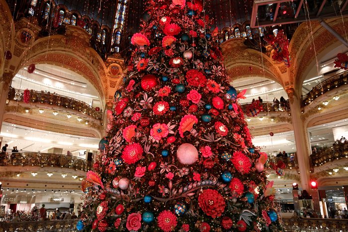 Ο εκθαμβωτικός στολισμός των Galeries Lafayette στο Παρίσι - εικόνα 4