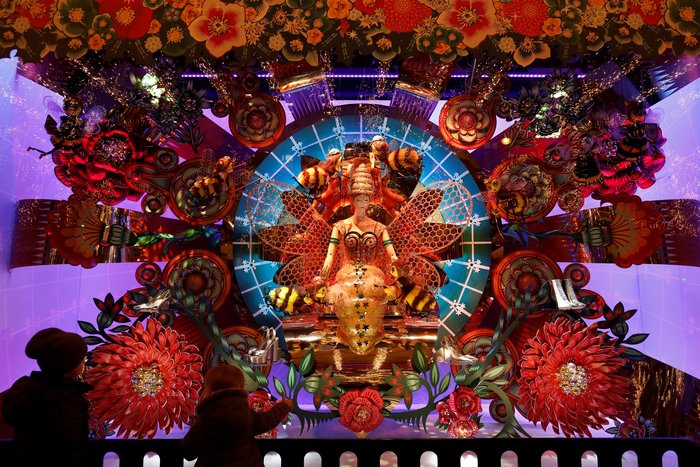 Ο εκθαμβωτικός στολισμός των Galeries Lafayette στο Παρίσι - εικόνα 5