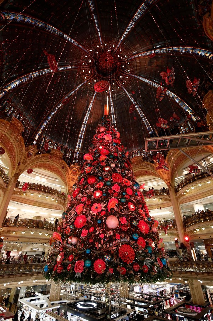 Ο εκθαμβωτικός στολισμός των Galeries Lafayette στο Παρίσι - εικόνα 11