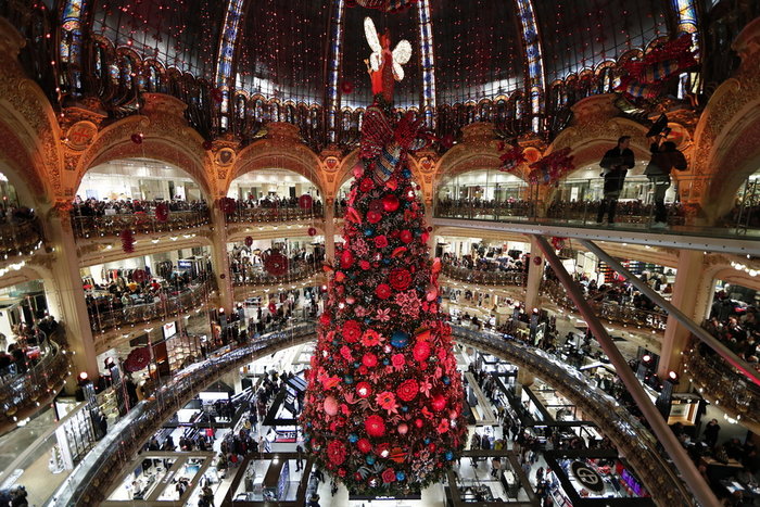 Ο εκθαμβωτικός στολισμός των Galeries Lafayette στο Παρίσι - εικόνα 14