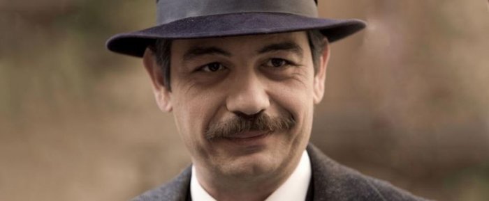 Με ποια κούκλα ηθοποιό του Alpha είναι παντρεμένος ο «γιατρός» από Το Νησί