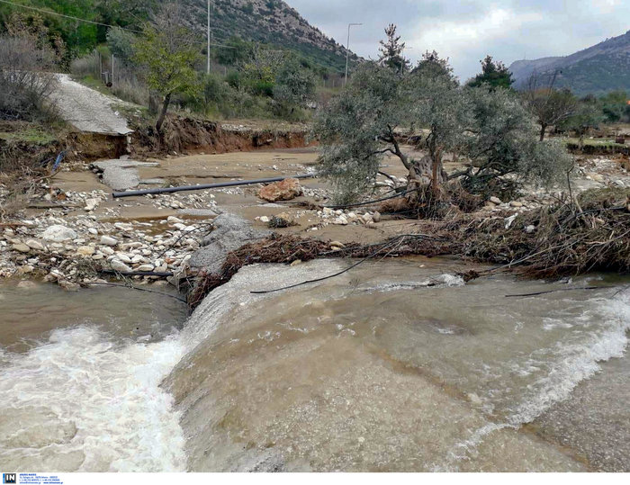Eπιχείρηση απεγκλωβισμού κατοίκων στη Θάσο [εικόνες] - εικόνα 3