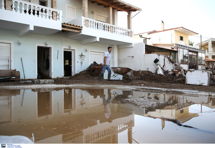 Η Κινέτα μετρά τις πληγές της, μάχη με τις λάσπες [εικόνες] - εικόνα 8