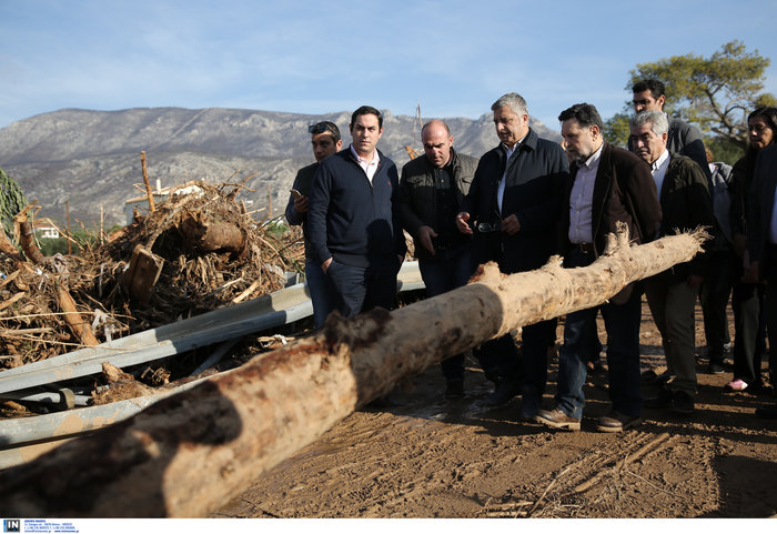 Η Κινέτα μετρά τις πληγές της, μάχη με τις λάσπες [εικόνες] - εικόνα 14