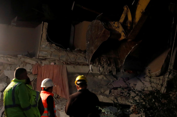 Αλβανία: Συγκλονίζουν οι διασωθέντες - Σοκ με 9μελη οικογένεια - εικόνα 4