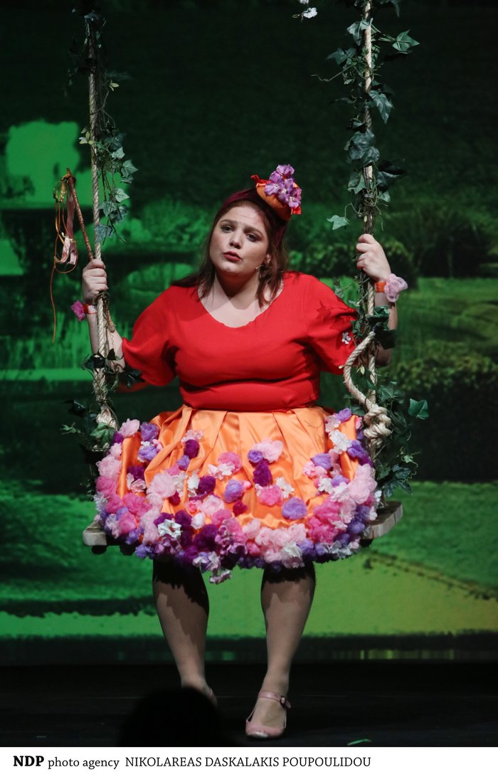 Της ταιριάζει πολύ: Δείτε τη μεγάλη αλλαγή στην εμφάνιση της Δανάης Μπάρκα