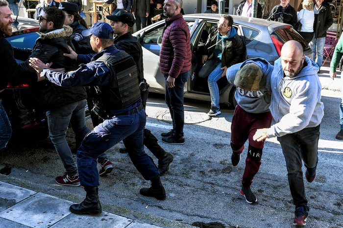Αγ. Θεόδωροι: Προσπάθησαν να λιντσάρουν τους δολοφόνους της 73χρονης - εικόνα 3