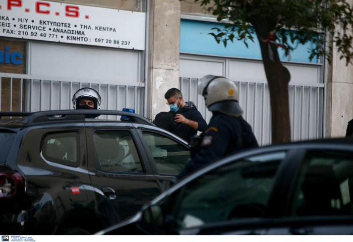 Καρέ καρέ οι εκκενώσεις καταλήψεων στο Κουκάκι [εικόνες & βίντεο]