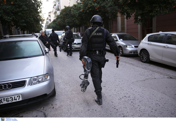 Καρέ καρέ οι εκκενώσεις καταλήψεων στο Κουκάκι [εικόνες & βίντεο] - εικόνα 4