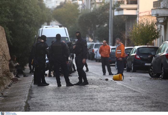Καρέ καρέ οι εκκενώσεις καταλήψεων στο Κουκάκι [εικόνες & βίντεο] - εικόνα 12