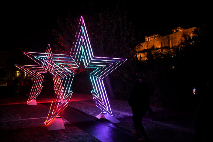 Η Διονυσίου Αρεοπαγίτου γέμισε αστέρια - Υπέροχος στολισμός - εικόνα 8
