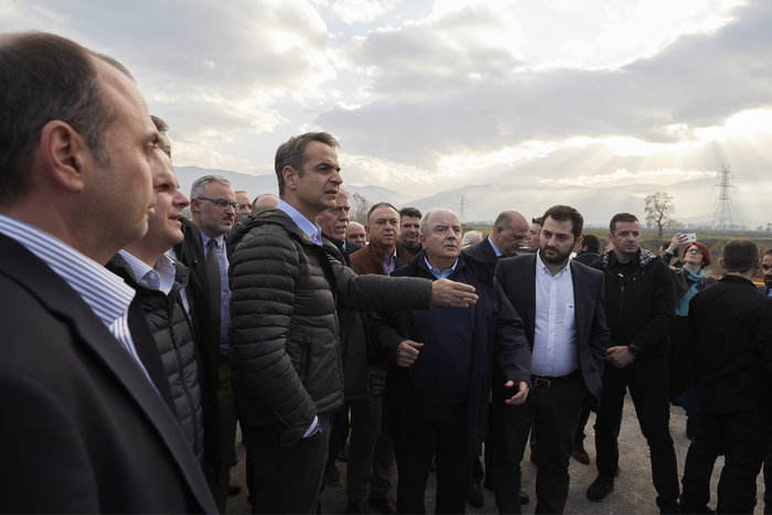 Επιθεώρηση Μητσοτάκη στις εργασίες του αυτοκινητοδρόμου Ε65