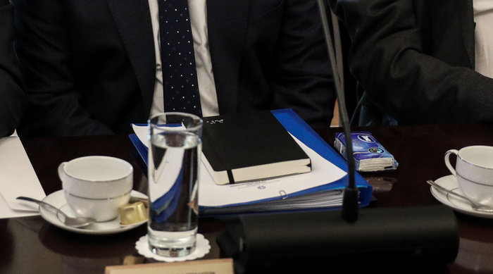 Χριστουγεννιάτικο δώρο Μητσοτάκη στους υπουργούς - Τι τους έδωσε [εικόνες] - εικόνα 2