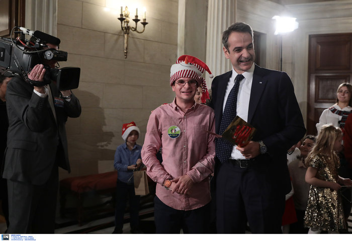 Τα... έψαλλαν στον Μητσοτάκη -Κάλαντα στο Μαξίμου [εικόνες] - εικόνα 3