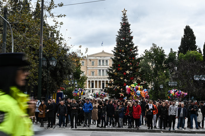Οδοιπορικό στην Χριστουγεννιάτικη Αθήνα - Εικόνες