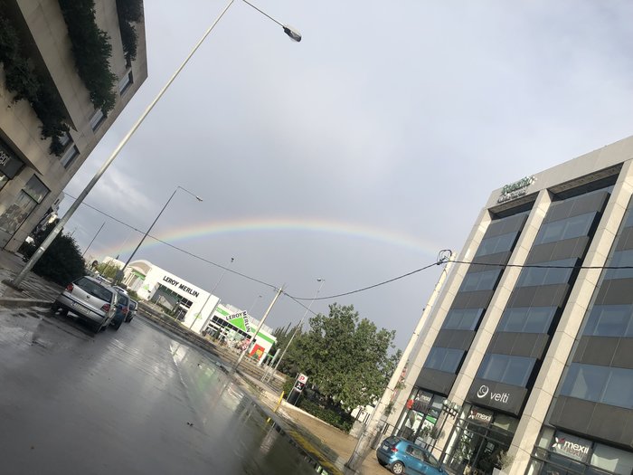 Το... Χριστουγεννιάτικο ουράνιο τόξο στην Αττική [εικόνες]