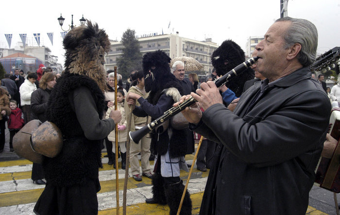 Ξεκίνησε το πιο θεαματικό έθιμο των Μωμόγερων στην Κοζάνη [φωτο] - εικόνα 7