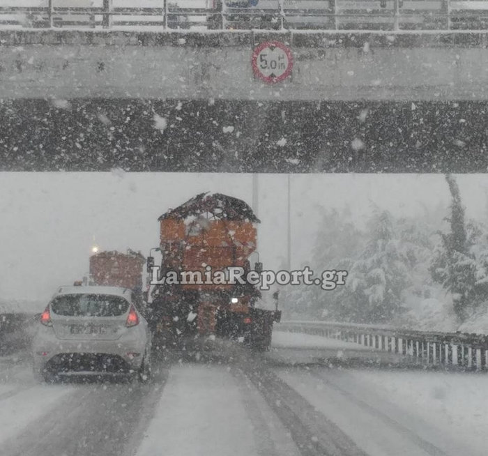 Ποιοι δρόμοι είναι κλειστοί λόγω χιονιά, απεγκλωβισμοί οδηγών [φωτό] - εικόνα 3