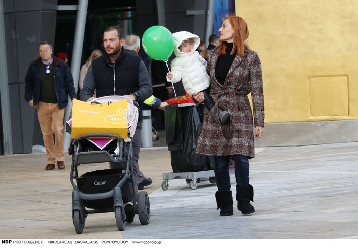 Ελεονώρα Μελέτη: Φόρεσε τις ίδιες μπότες με την κόρη της [Εικόνες]