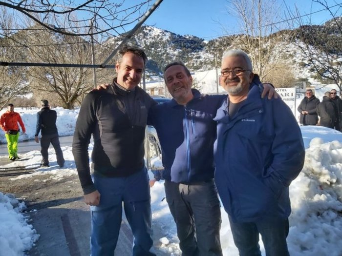 Ο Μητσοτάκης πήρε τα βουνά- Ανέβηκε στα χιόνια στον Ομαλό της Κρήτης [φωτο] - εικόνα 2