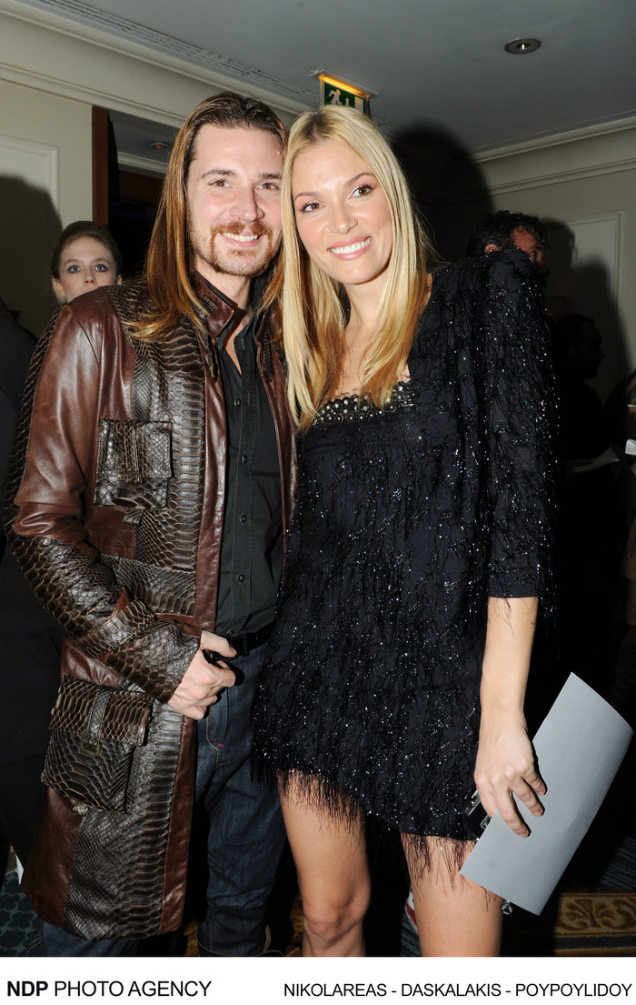 Αψεγάδιαστη η Καγιά με σούπερ μίνι & απίθανα γυμνασμένα πόδια [Εικόνα] - εικόνα 2