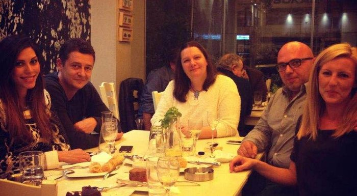 Σκορδά: Αυτό είναι το εστιατόριο της μαμάς του αγαπημένου της στον Χολαργό - εικόνα 10