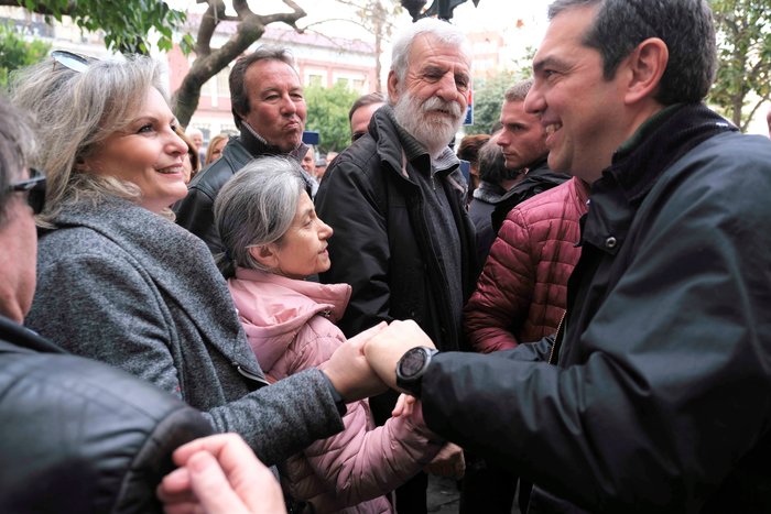 Η βόλτα Τσίπρα στα Γιάννενα - Το απρόσμενο δώρο που του έκαναν - εικόνα 6