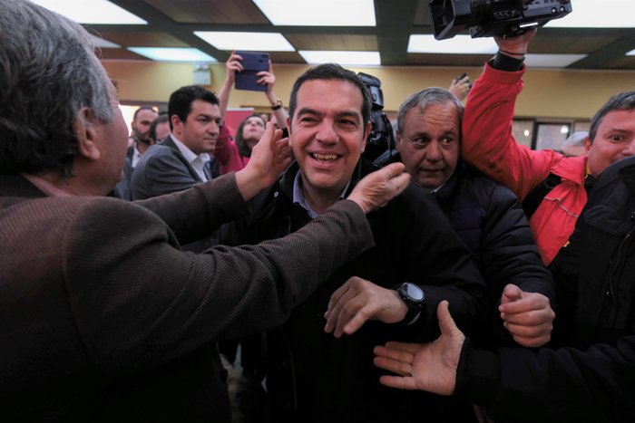 Η βόλτα Τσίπρα στα Γιάννενα - Το απρόσμενο δώρο που του έκαναν - εικόνα 9