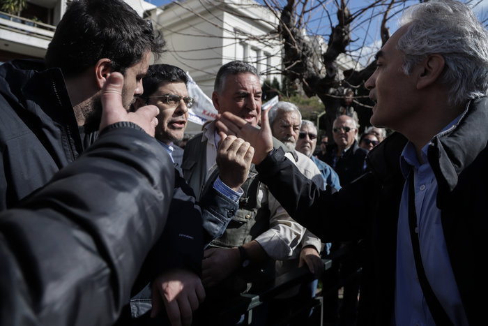 Οι νησιώτες έδιωξαν Κασιδιάρη και Λαγό από το συλλαλητήριο [βίντεο] - εικόνα 3