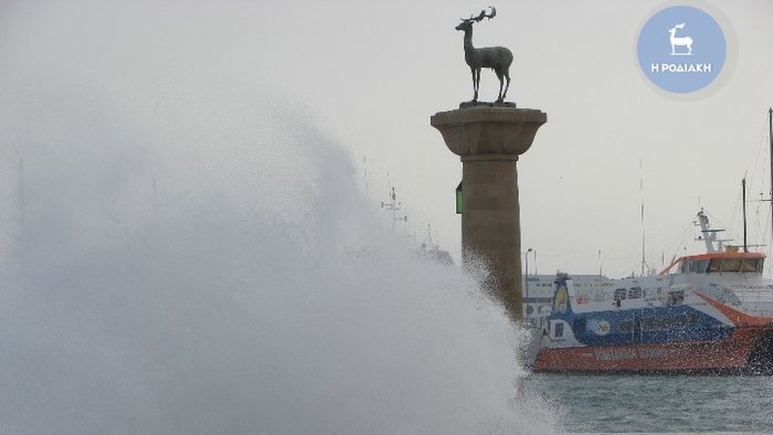 Η Ρόδος έγινε… Βενετία: Βγήκαν τα κανό στους δρόμους! [βίντεο]