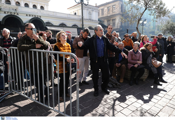 Τσικνοπέμπτη: Γλέντι και ψήσιμο στη Βαρβάκειο [εικόνες] - εικόνα 10