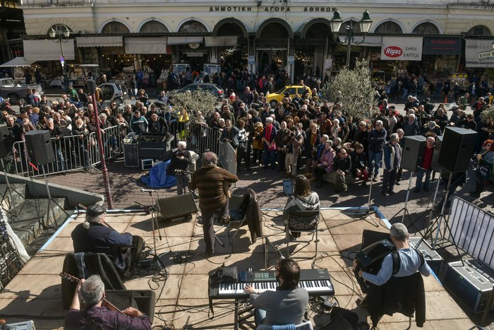 Τσικνοπέμπτη: Γλέντι και ψήσιμο στη Βαρβάκειο [εικόνες] - εικόνα 14