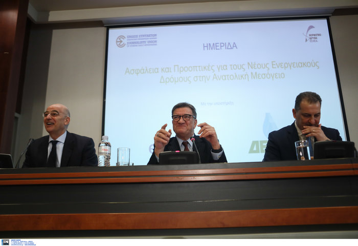 Δένδιας σε Τσαβούσογλου: Δεν κάνουμε ανατολίτικα παζάρια