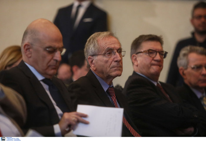 Δένδιας σε Τσαβούσογλου: Δεν κάνουμε ανατολίτικα παζάρια - εικόνα 2